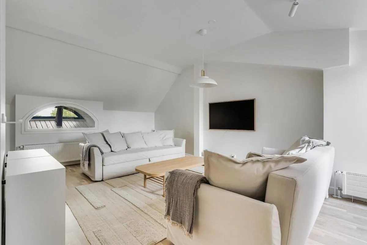 Downtown Penthouse With Sauna contacts